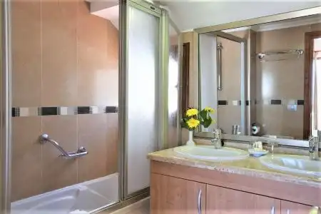 Beverly Hills Suites - Excels & Resorts - 9