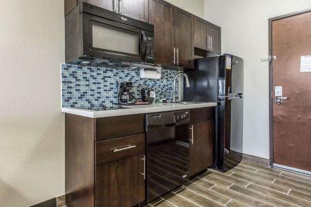 MainStay Suites Midland - 29