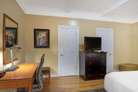 Best Western Plus Hospitality House - 33