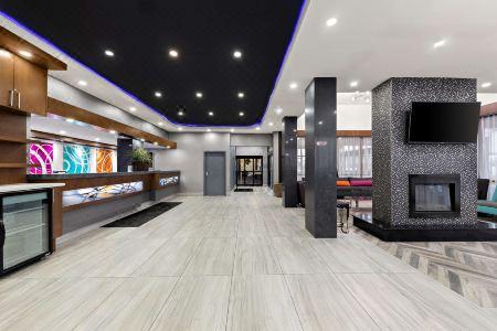 Best Western Plus Toronto North York & Suites - 9