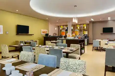 Hilton Garden Inn - 5