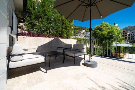 Villa Lastva is a Five Star Seafront Luxury Villa with Privite Pool - 32