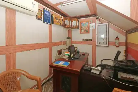 Super OYO Collection O Ketan Regency Near Acropolis Mall - 3