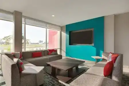 avid Orlando International Airport by IHG - 4