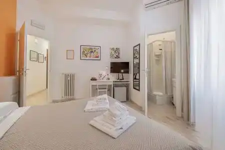 Damiani & Sister Guest House - 5
