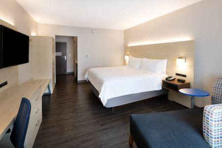 Holiday Inn Express & Suites FT MYERS BEACH-SANIBEL GATEWAY by IHG - 29
