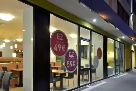 B&B Düsseldorf-Mitte - 1