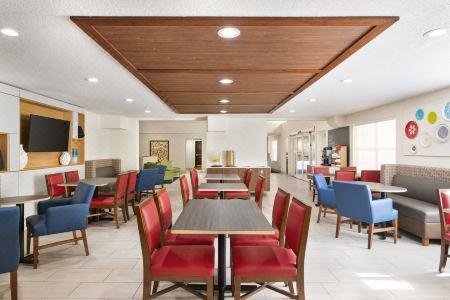 Holiday Inn Express & Suites SARASOTA EAST - I-75 by IHG - 9