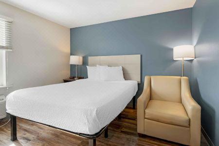 WoodSpring Suites Orlando Airport - 9