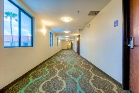 Holiday Inn Express & Suites CARLSBAD BEACH by IHG - 6