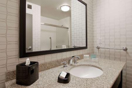 Hampton Inn & Suites Bellevue Downtown-Seattle - 13