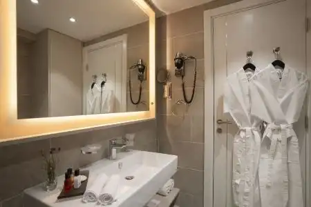 Fontana Seafront Residences - 36