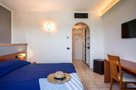Carlton Riviera - 6
