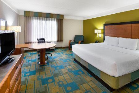 La Quinta Inn & Suites by Wyndham Greenville Haywood - 21