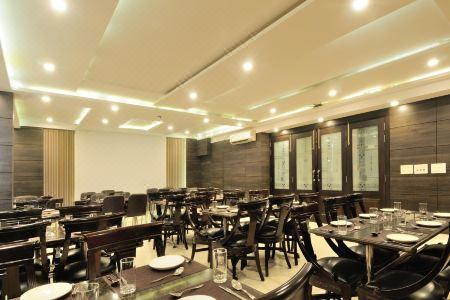 Sky Rich International -Near to Famous Karol Bagh Market & Metro Station - 4