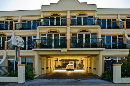 Beachfront Motel - 5