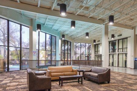 Red Roof Plus+ & Suites Houston - IAH Airport SW - 7