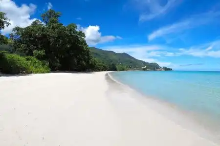 VallonEnd Beachfront Villa with Excellent View - 9