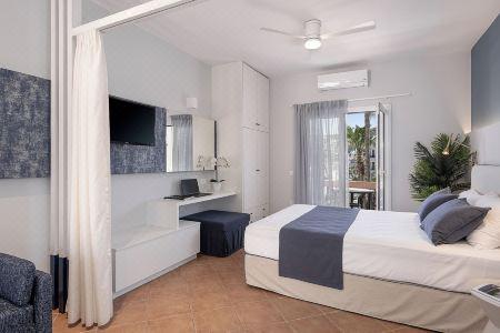 Elena Seafront Luxury Apartments - 42