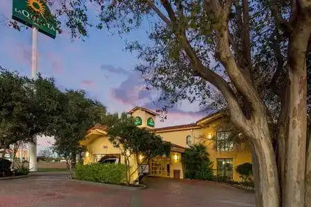 La Quinta Inn by Wyndham San Antonio I-35 N at Rittiman Rd - 6