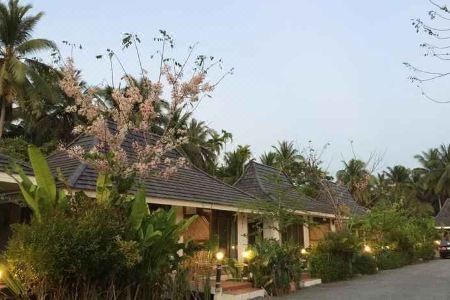 Ruean Thai Nai Bang by Pansak Resort - 9