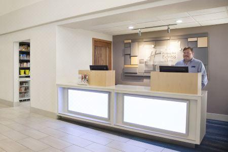 Holiday Inn Express & Suites SARASOTA EAST - I-75 by IHG - 2
