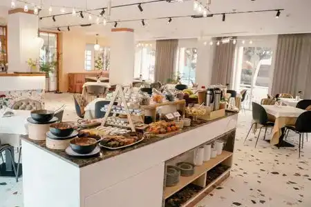 Moenia Boutique - 7