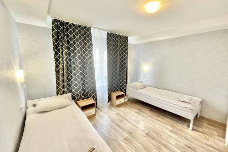Hotels 7F - 9