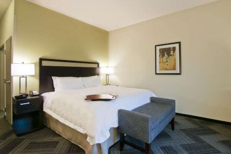 Hampton Inn & Suites Bellevue Downtown-Seattle - 23