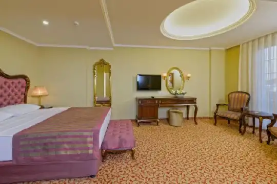 Town Antique Roman Palace - 11