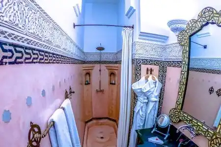 Riad Kaiss by Anika - 65