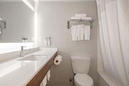 Holiday Inn Express & Suites SURREY by IHG - 39