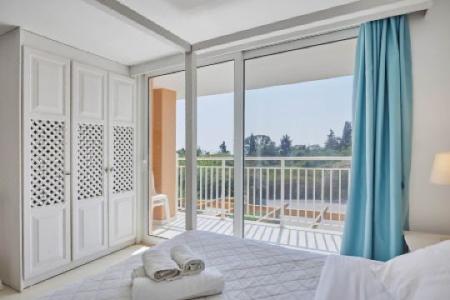 Lagoon Luxury Suites - 40