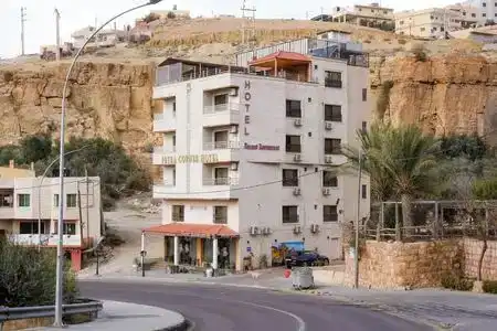 Corner View – Petra - 6