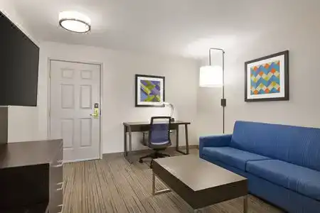 Holiday Inn Express & Suites SARASOTA EAST - I-75 by IHG - 25