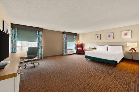 Hilton Garden Inn - 8