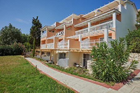 Lagoon Luxury Suites - 5
