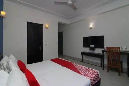 Eshi's Golden Cafe - 4