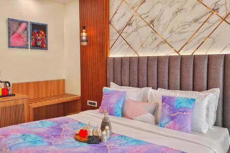 Sarang Palace - A Luxury Boutique - 166