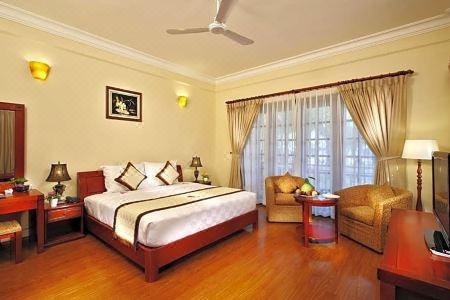 Golden Coast Resort & Spa - 11