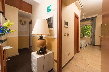 Cesar Palace Guesthouse - 11