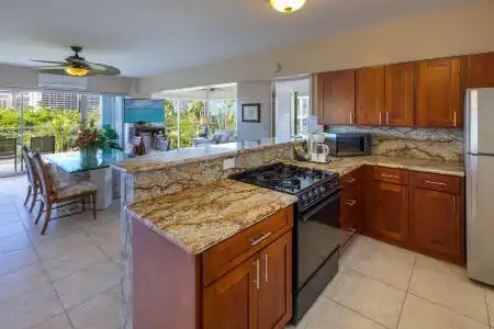 Waikiki Shore by OUTRIGGER - 47