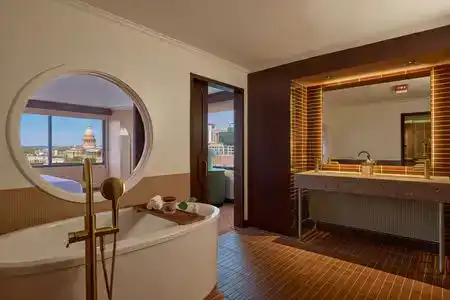 Renaissance Austin Downtown - 65