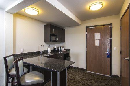 Holiday Inn Express & Suites CARLSBAD BEACH by IHG - 19