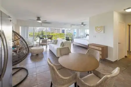 Waikiki Shore by OUTRIGGER - 121