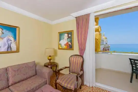 Town Antique Roman Palace - 15