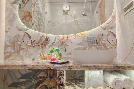 Sarang Palace - A Luxury Boutique - 128