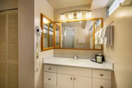 Waikiki Shore by OUTRIGGER - 52