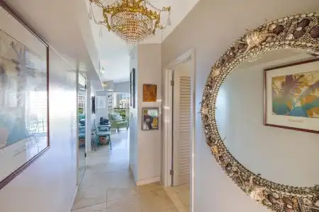 Waikiki Shore by OUTRIGGER - 8