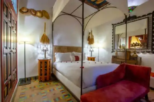 Riad Kaiss by Anika - 104